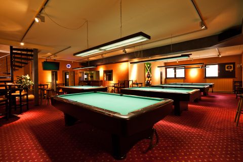 Die vier Billiard-Tische im Untergeschoss sind über das Bistro Eightball zugänglich